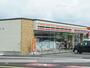 コンビニ　セブンイレブン（コンビニ）まで548m