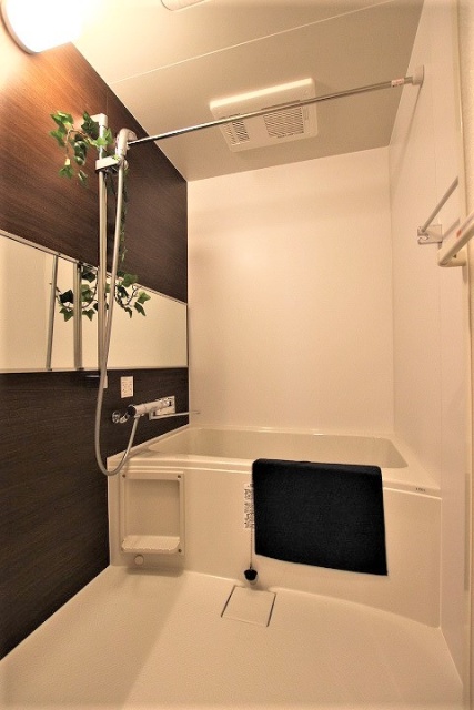 バス・シャワールーム　写真は別号室のものです。