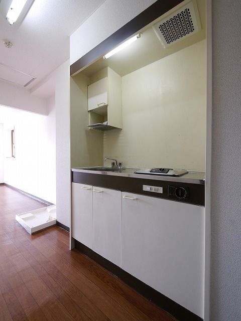 キッチン　★収納付きのキッチンです★