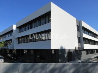 小学校　中の島小学校（小学校）まで972m