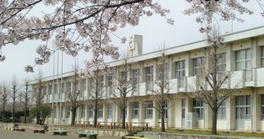 小学校　結城市立結城西小学校（小学校）まで661m