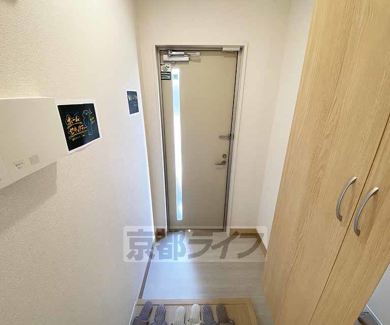 玄関　シューズラック付きの玄関です。