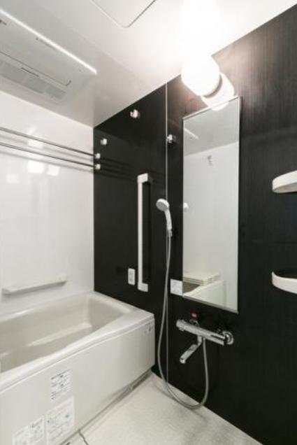 バス・シャワールーム　※別部屋の参考写真です。