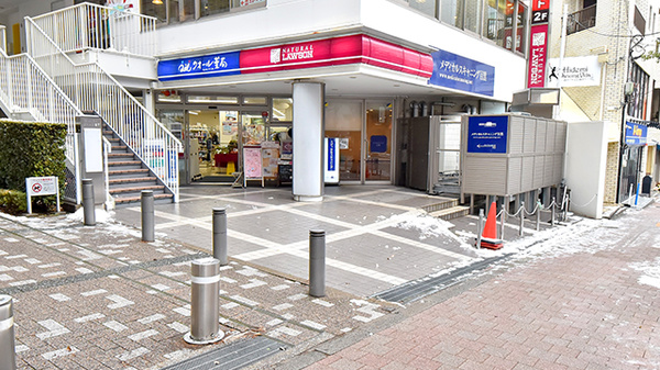 コンビニ　ナチュラルローソンシティコート目黒店（コンビニ）まで67m