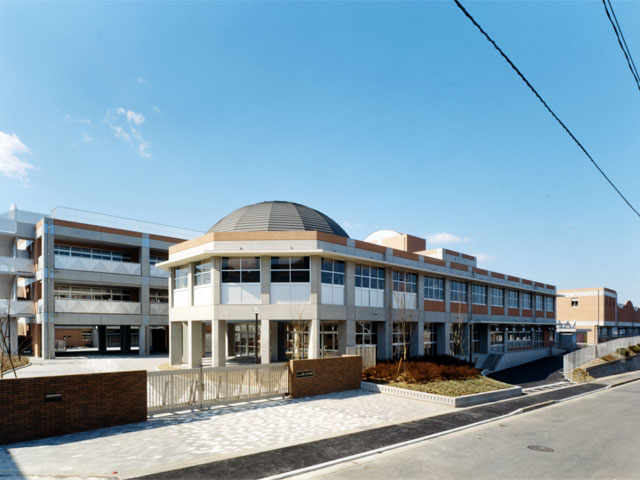 小学校　北九州市立星ケ丘小学校（小学校）まで759m