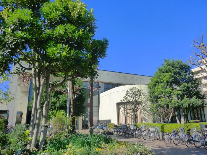 図書館　三鷹図書館（図書館）まで600m