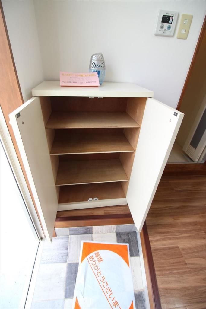 玄関　シューズボックスあり！