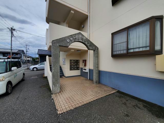 ＪＲ上越線 群馬総社駅 3階建 築29年の外観写真
