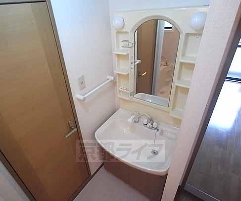 洗面設備　脱衣スペースも充分