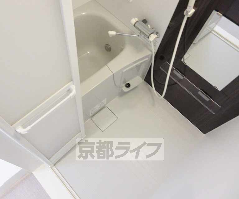 バス・シャワールーム　リラックスできるバスルームです・