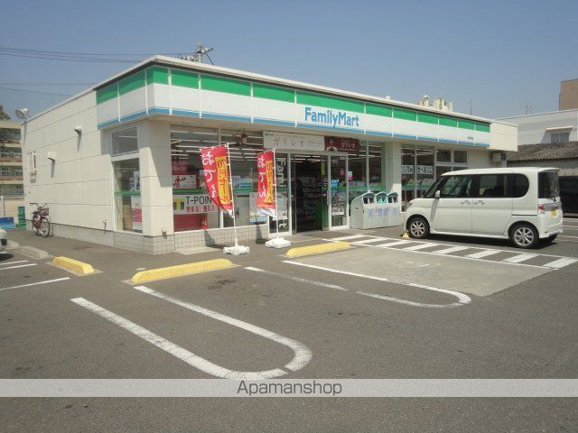 コンビニ　ファミリーマート南手城店（コンビニ）まで353m