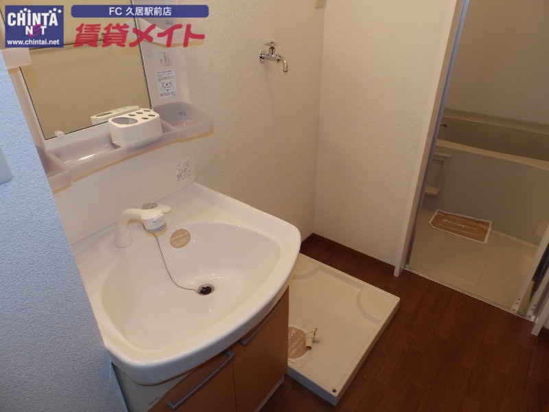 洗面設備　別部屋参考写真です