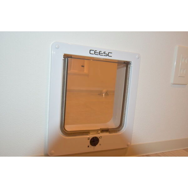 その他　ペットくぐり戸