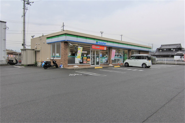 コンビニ　ファミリーマート　砥部麻生店（コンビニ）まで1100m