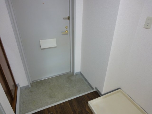 玄関　同物件、別号室のものです。