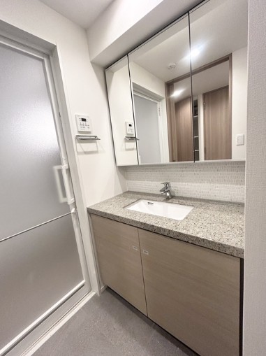 洗面設備　コンパクトで使いやすい洗面所