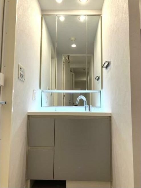 洗面設備　同仕様参考写真