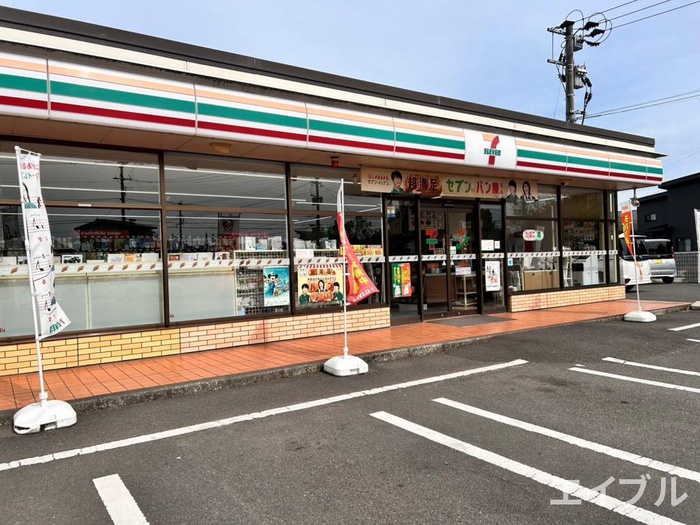 コンビニ　セブンイレブン国分新町店（コンビニ）まで800m