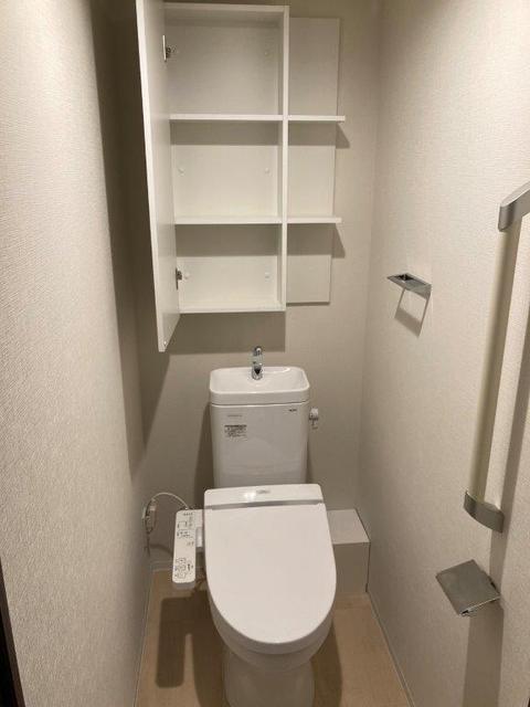 トイレ　温水洗浄暖房便座