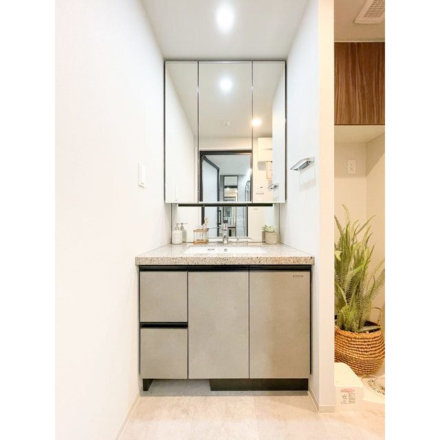 洗面設備　※家具家電配置例モデルルーム参考写真 　現状優先