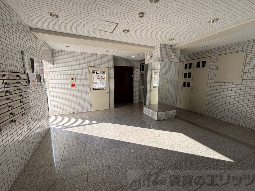 エントランス　エントランス