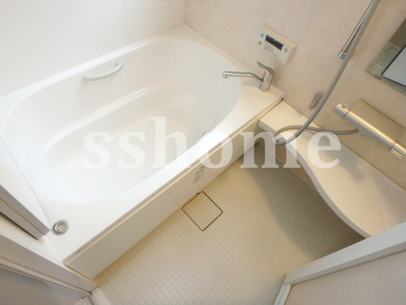 バス・シャワールーム　明るいバスルーム☆