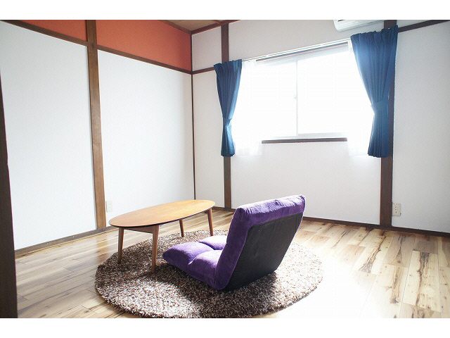 居室・リビング　室内