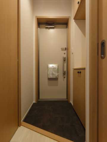 玄関　お電話でお問い合わせのお客様を対象に初期費用割引中