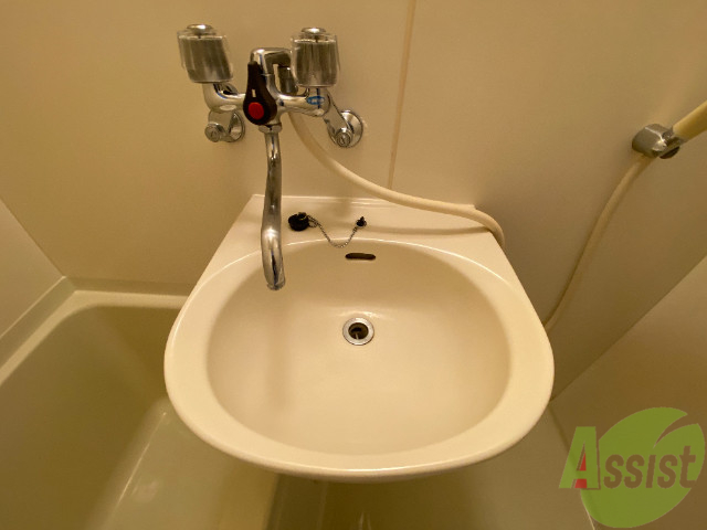 洗面設備　洗面台は、浴室と一緒になります。身支度が早くなりますね！