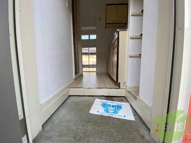 玄関　綺麗な玄関日差しが入り、帰りが楽しくなりますね！