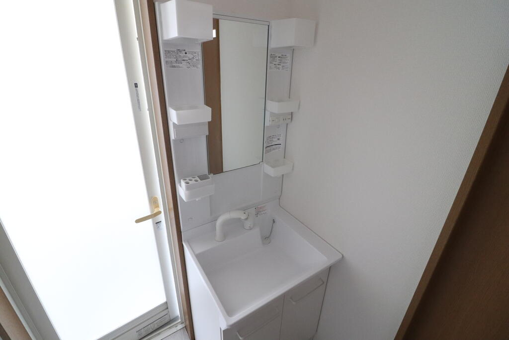 洗面設備　シャワー付き洗面台♪