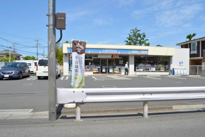 コンビニ　ローソン東村山久米川町四丁目店（コンビニ）まで163m