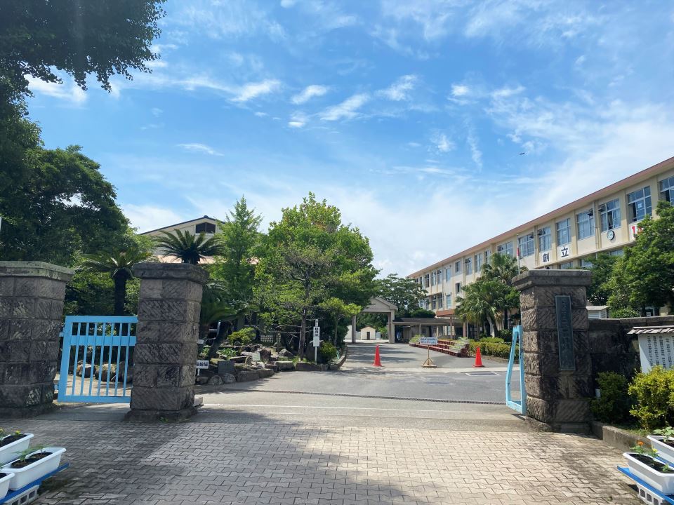 小学校　玉江小学校（小学校）まで1300m