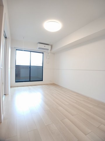 居室・リビング　ゆったり過ごせる居間です