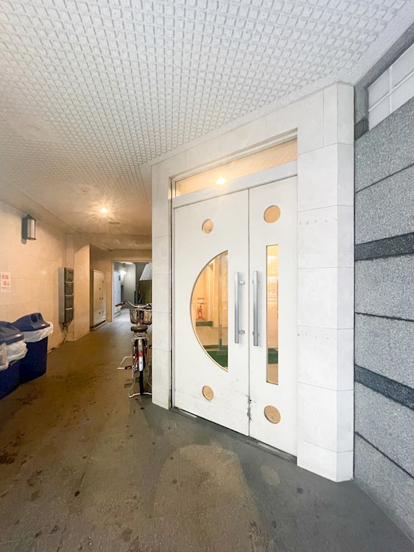 エントランス　清潔なエントランスです