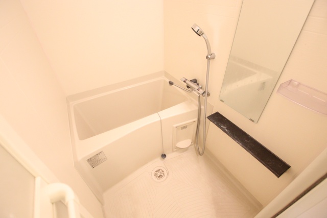 バス・シャワールーム　※別室の参考写真の為、現況優先です。