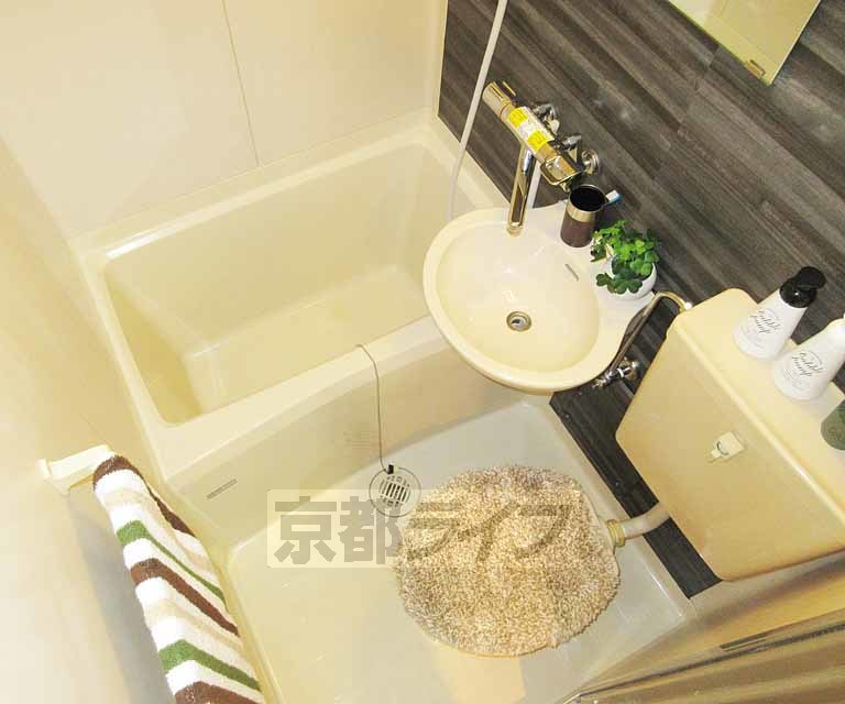 バス・シャワールーム　ピカピカのお風呂！