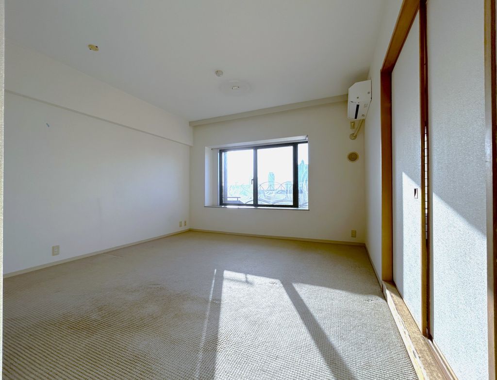 居室・リビング　リビングダイニング（クリーニング前）