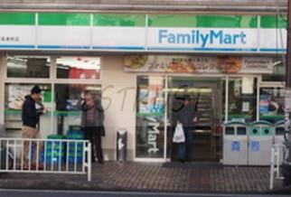 コンビニ　ファミリーマート 横浜伊勢佐木町店（コンビニ）まで90m