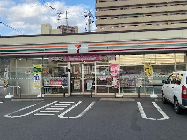 コンビニ　セブンイレブン周南松保町店（コンビニ）まで76m