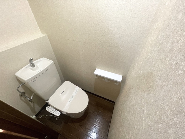 トイレ　温水洗浄付きです(^^)/