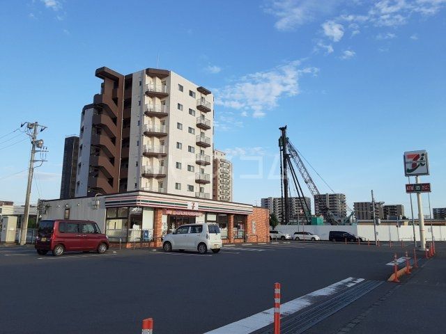 コンビニ　セブン-イレブン　牛久ひたち野西３丁目店（コンビニ）まで387m