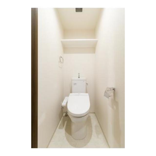 トイレ　※写真は同タイプ住戸です。