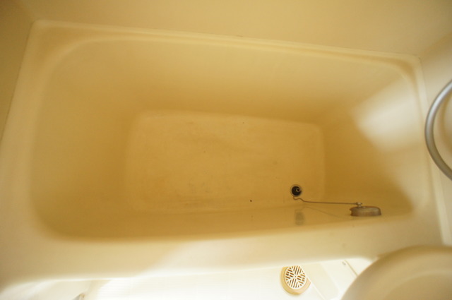 バス・シャワールーム　清潔感のある浴室で、１日の疲れを癒しリラックスできます。