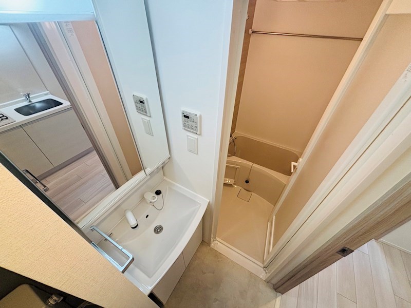 洗面設備　同一物件別部屋写真