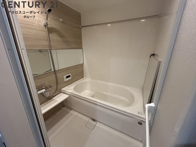 バス・シャワールーム　追い炊き機能つき。