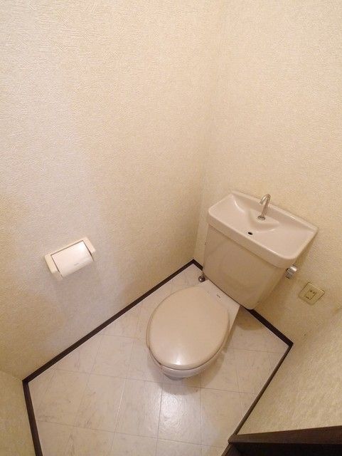 トイレ　★お部屋探しは株式会社タウンハウジング東京まで★