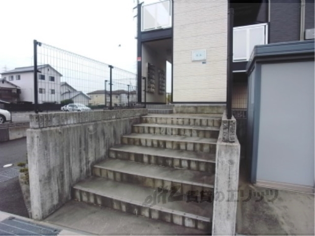 レオパレス若葉の外観写真