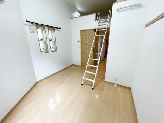 居室・リビング　開放感のあるゆったりとしたお部屋です♪