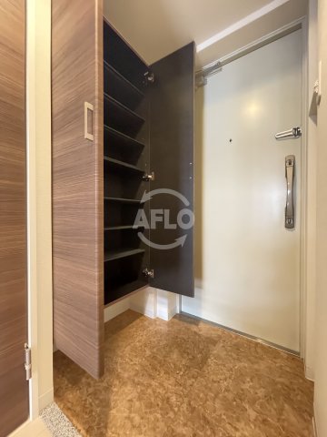 玄関　Luxe大正　玄関